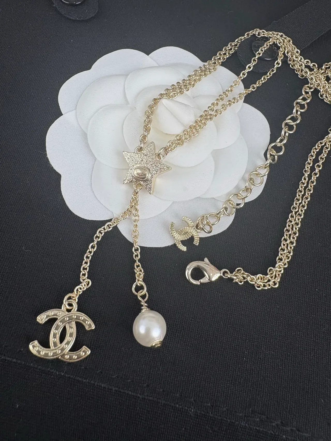 قلادة Chanel Star Lariat ذهبي أبيض سلسلة مزدوجة نقشة 5