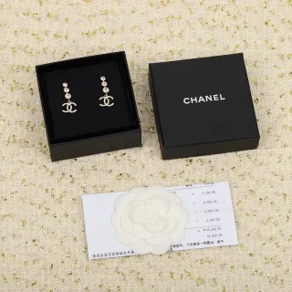 Chanel أقراط قطرة ثلاث خرز علامة سي سي