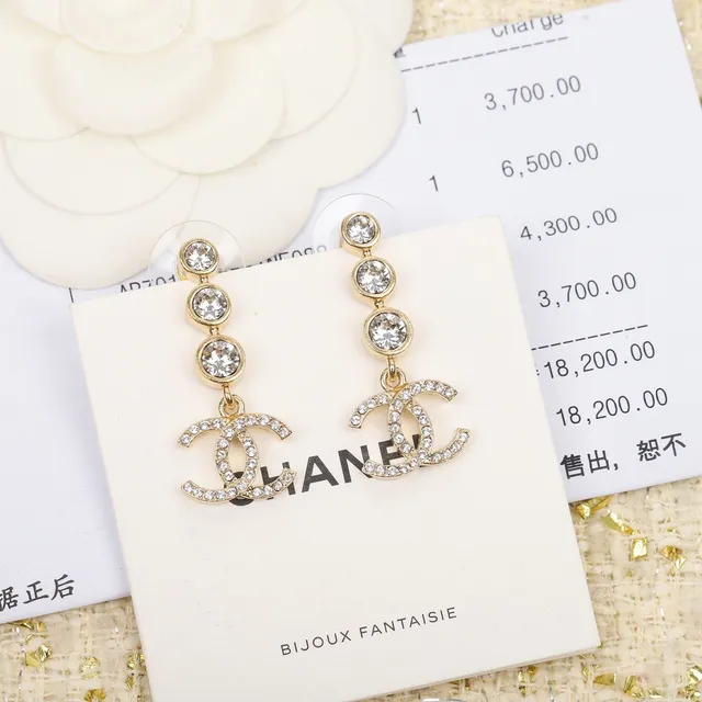Chanel Triple Perla CC Logo Pendientes de Gota 4