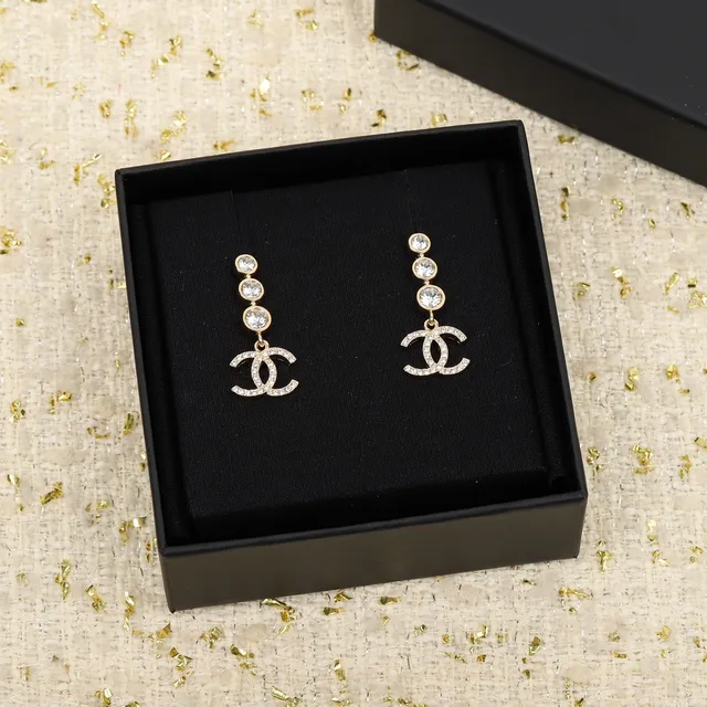 Chanel Triple Perla CC Logo Pendientes de Gota 5