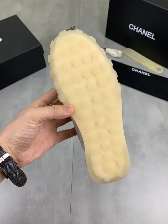 Chanel White Beige Leather Upper Embossed Interlocking CC Logo Lifestyle Sneakers 2
