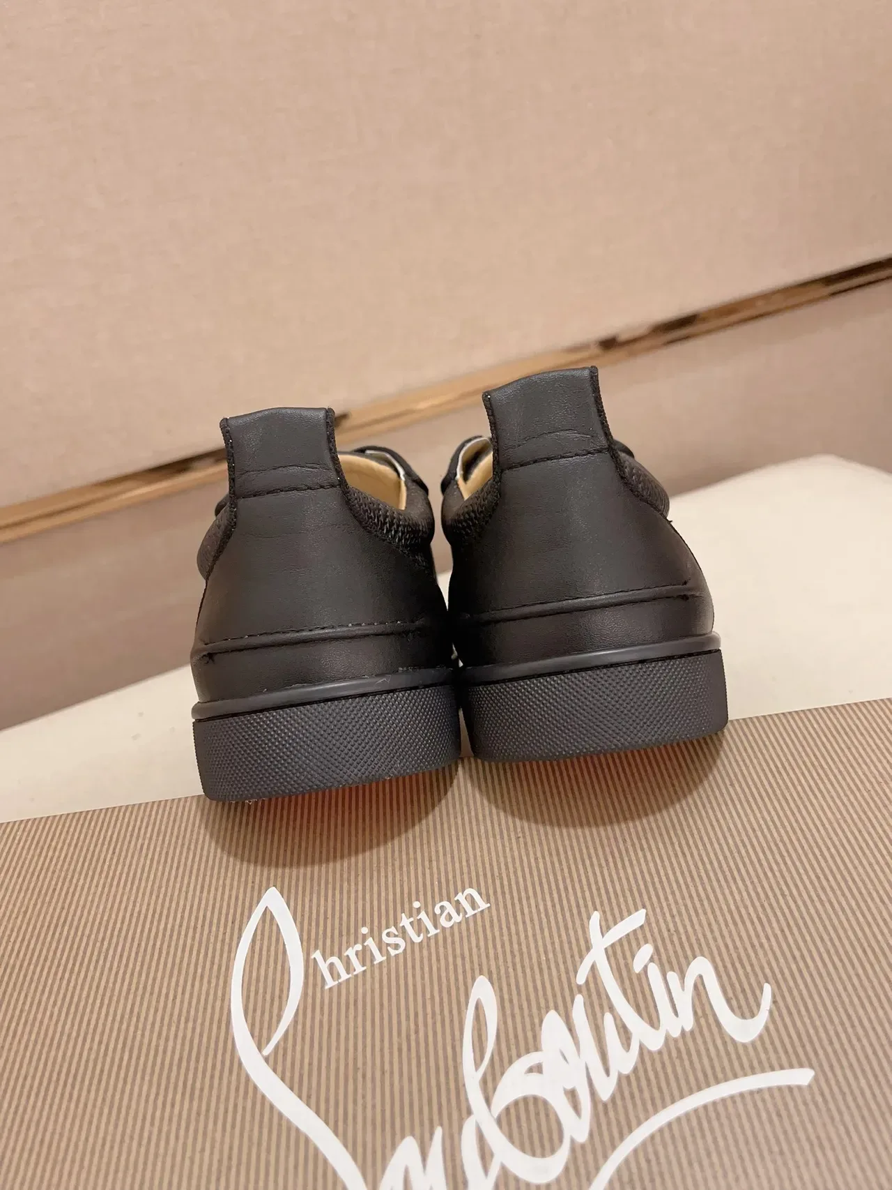 Christian Louboutin Sneakers Lifestyle Noir Beige Embout Cap-Toe Upper Tissu Tissé 3