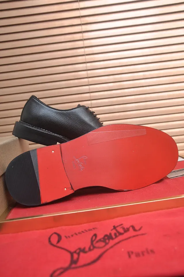Christian Louboutin Chaussures Oxford en Cuir Noir Granulé à Cap Toe 3
