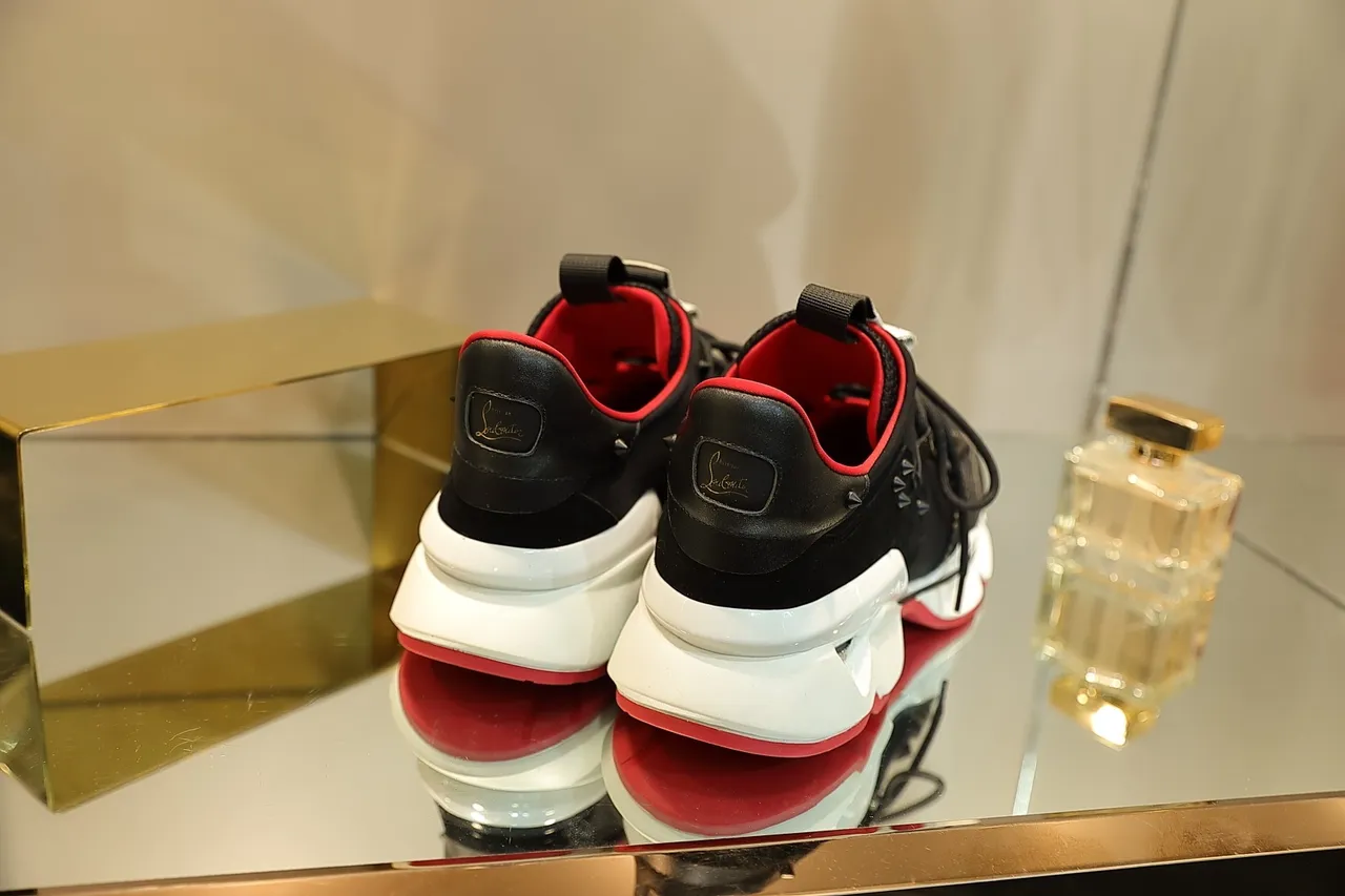 Christian Louboutin Tênis pretos e vermelhos sola esculpida de couro e malha superior tênis de sola grossa 3