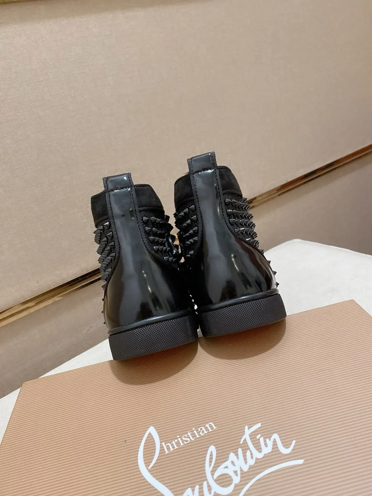 Christian Louboutin Louis Spikes 黑色铆钉高帮生活方式运动鞋 8