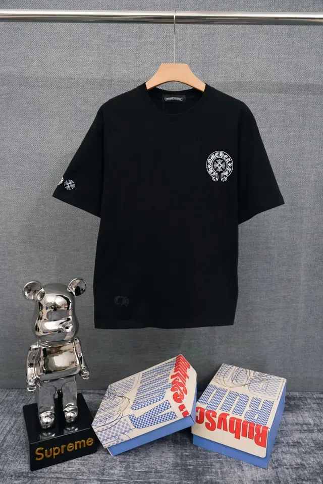 Chrome Hearts गोलाकार क्रेस्ट कढ़ाई वाली सफेद टी-शर्ट 3
