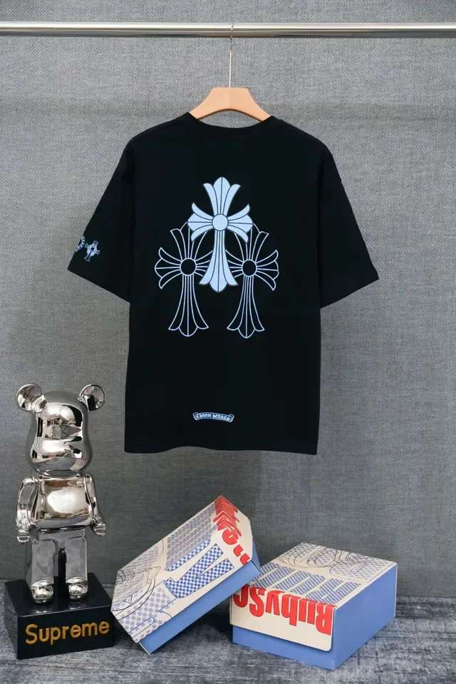 Chrome Hearts क्रेस्ट लोगो कढ़ाईदार काली टी-शर्ट 4