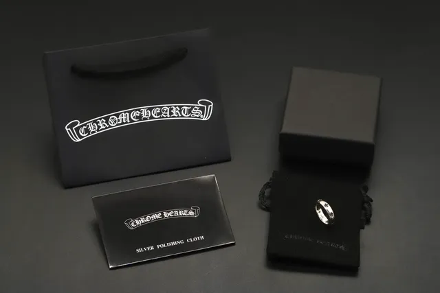 Chrome Hearts 十字带戒指 银色 黑色 抛光 花纹戒指 5