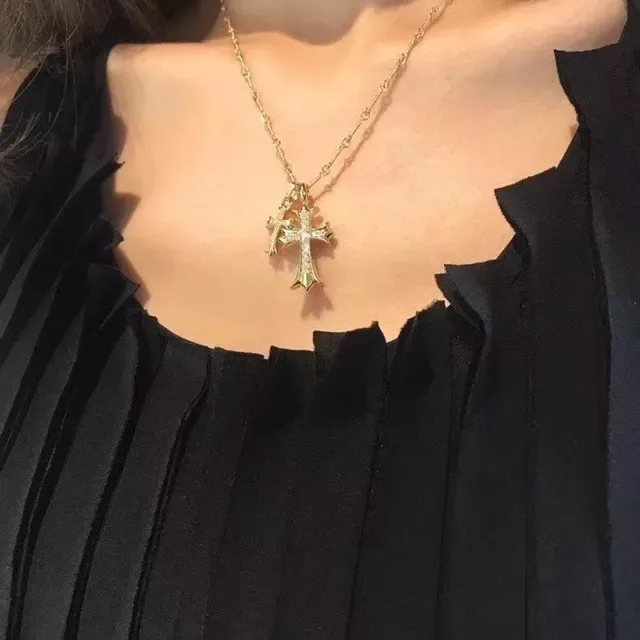 معلقة صليب Chrome Hearts ذهبي مع بلورات مبطنة 2