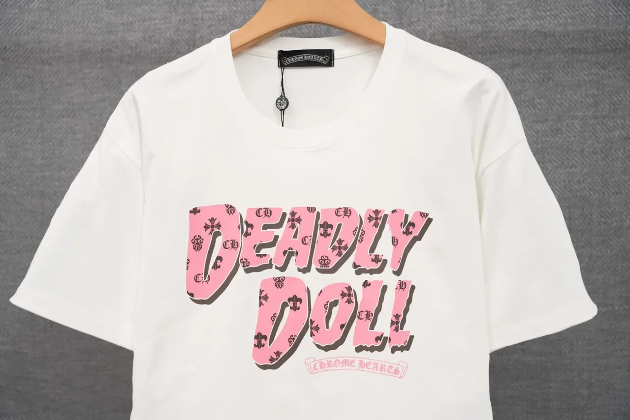 T-shirt blanc à impression graphique Chrome Hearts Deadly Doll 17