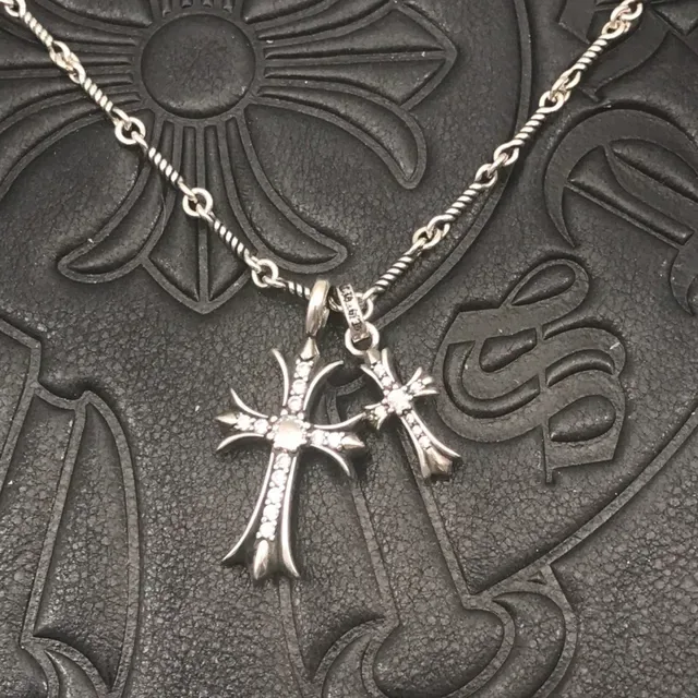 Chrome Hearts डबल क्रॉस पावे क्रिस्टल सिल्वर टोन नेकलेस 7