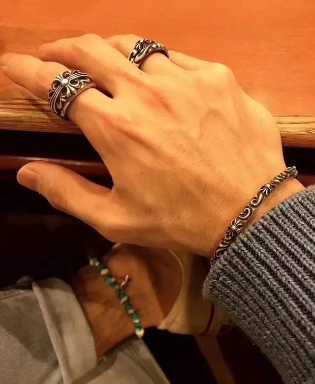 Chrome Hearts Fleur de Lis ऑक्सीडाइज्ड चांदी अंगूठी 2