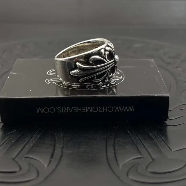 Chrome Hearts Fleur de Lis ऑक्सीडाइज्ड चांदी अंगूठी 7
