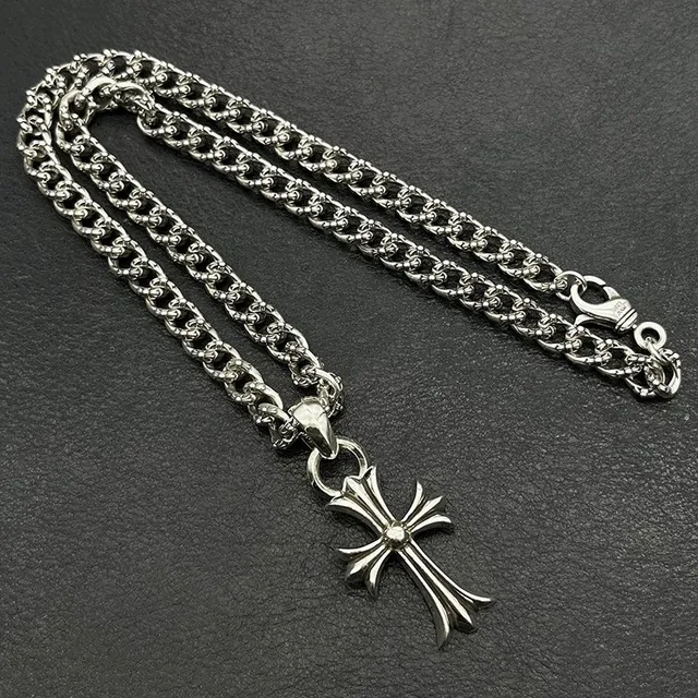 Chrome Hearts 哥特十字银色项链 3