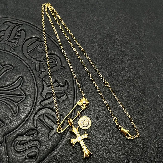 Chrome Hearts Smiley Cross و Pavé Cross Gold-Tone سلاسل حجر كريم 7