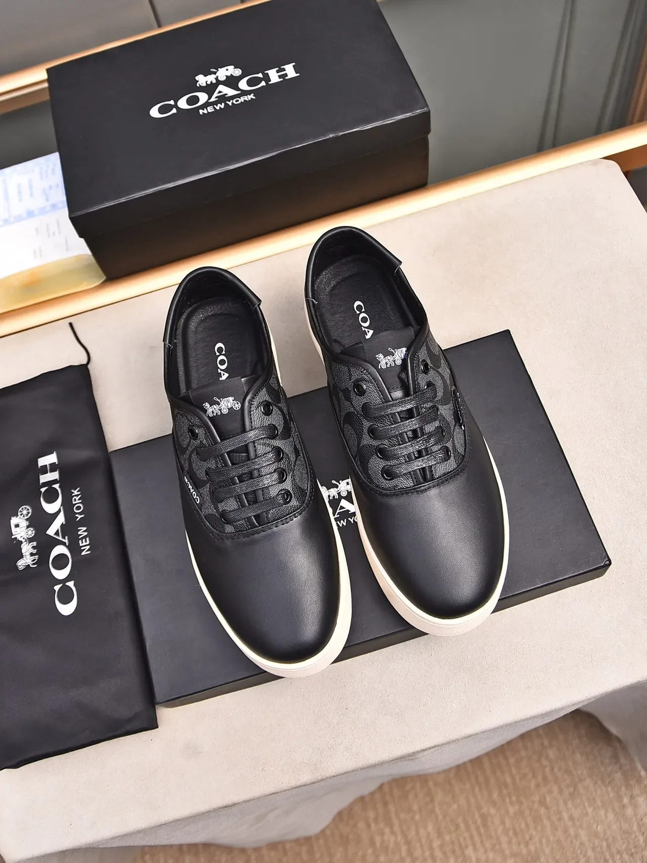 Coach Sneaker Lifestyle de Couro-Lona Monogramado Preto 4