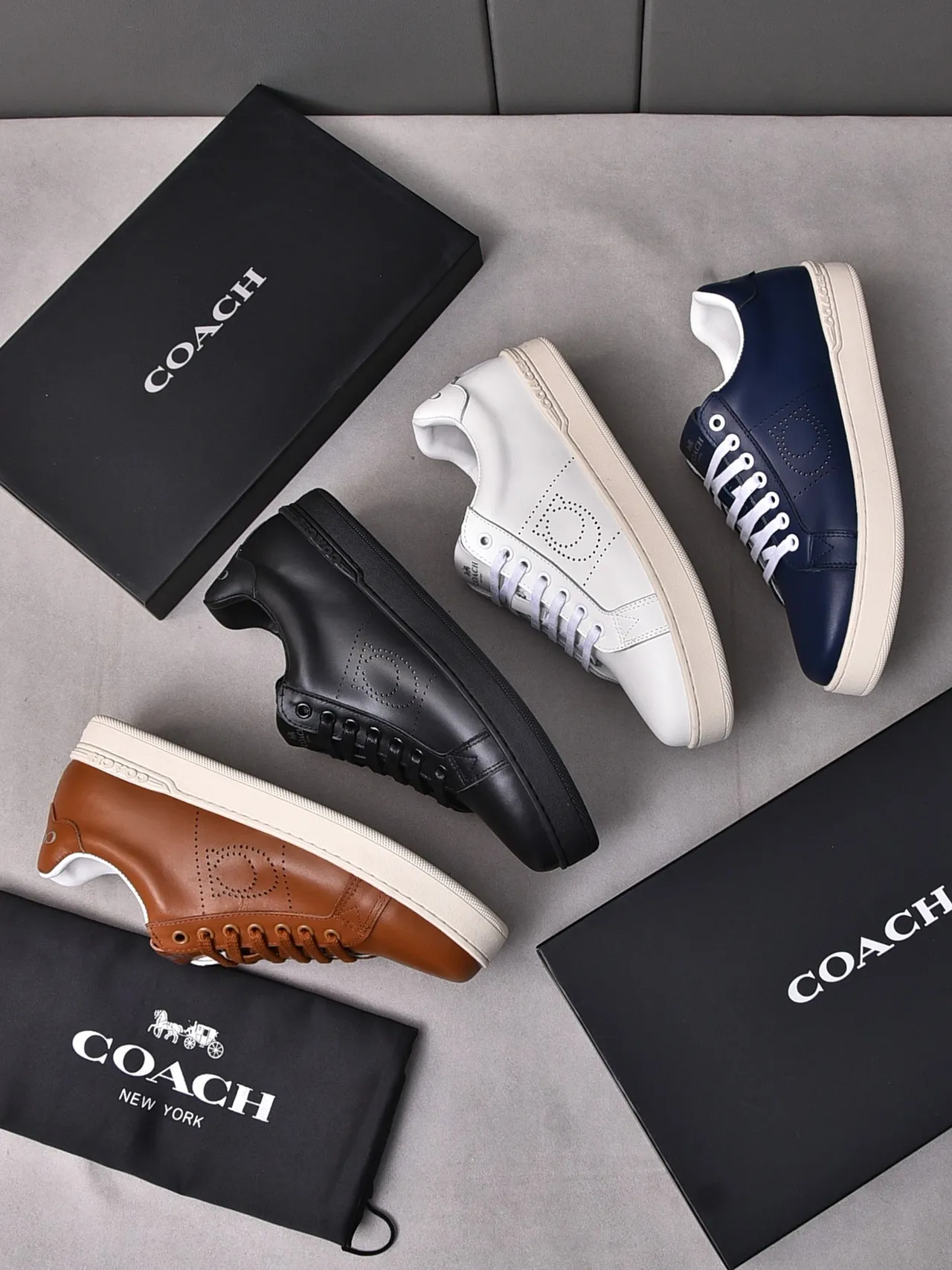 Coach Chaussures Lifestyle en Cuir Noir Perforé Cercle 2