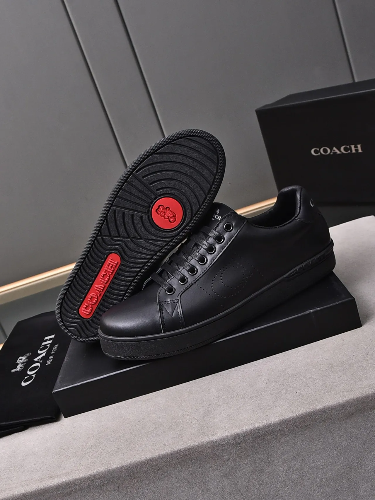 Coach Chaussures Lifestyle en Cuir Noir Perforé Cercle 4