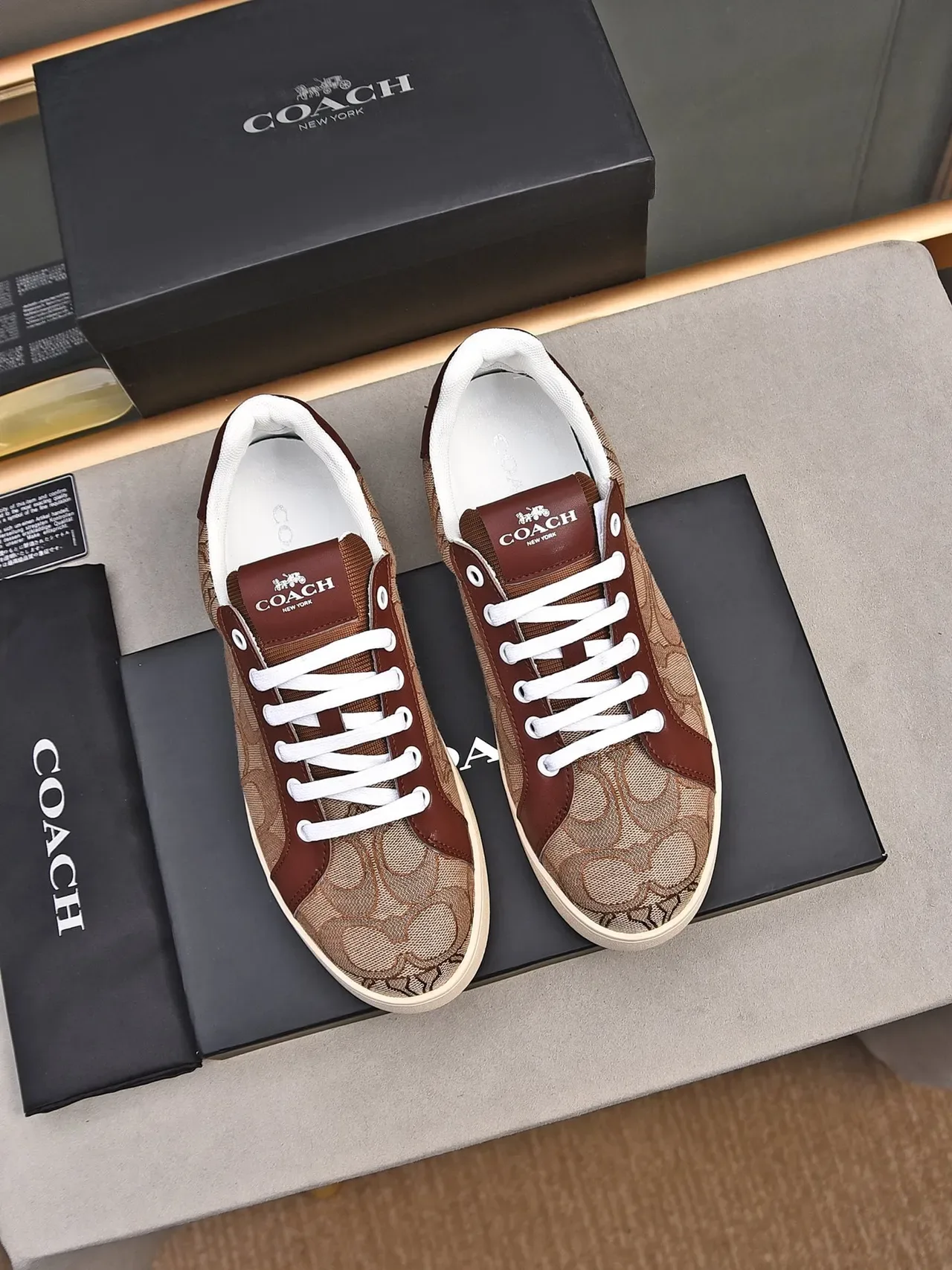 Coach Lona Impresión Signature Marrón Superposición Sneaker Lifestyle 2