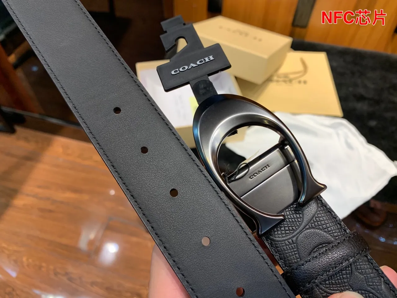 Coach Signature 椭圆扣黑色皮革皮带 7
