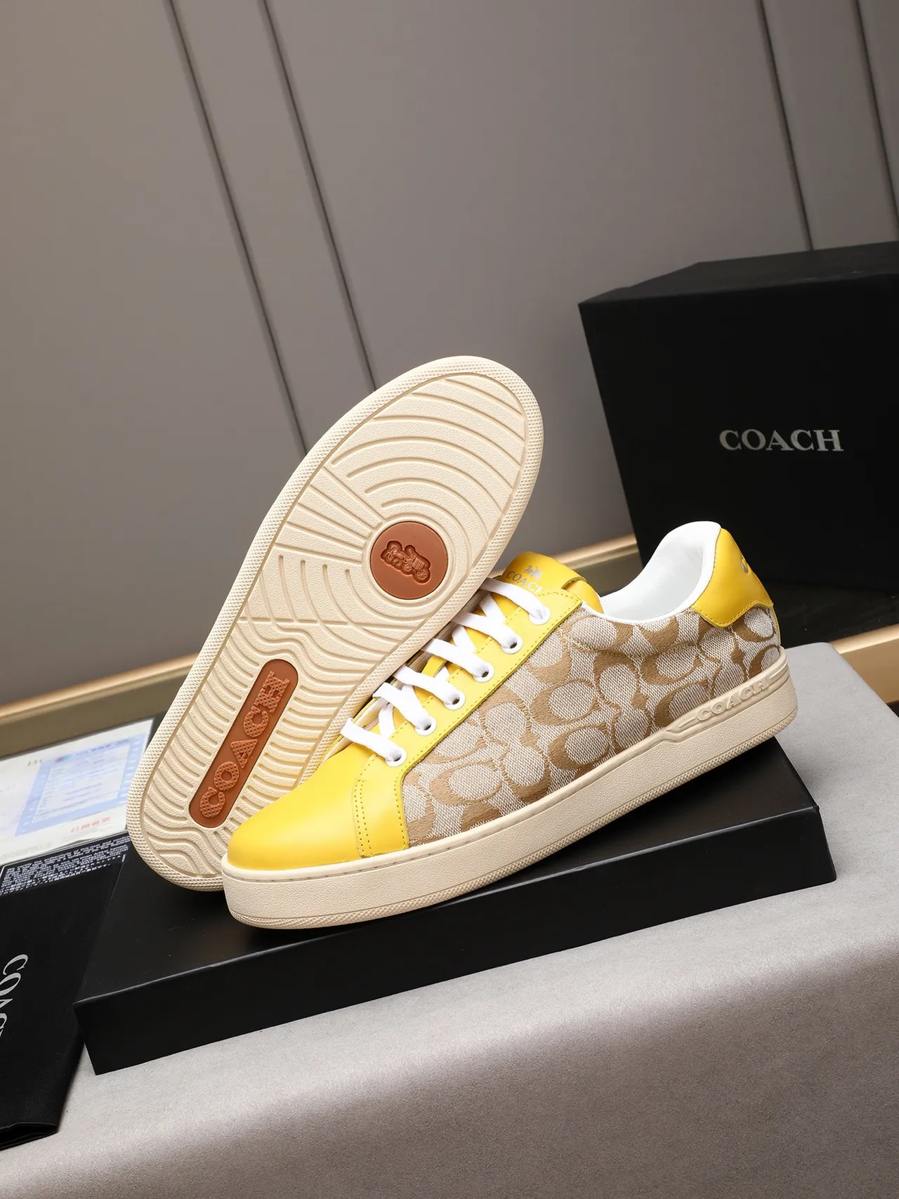 Coach Jaune Beige Low-Top Toile et Cuir Panneled Lifestyle Sneakers 5