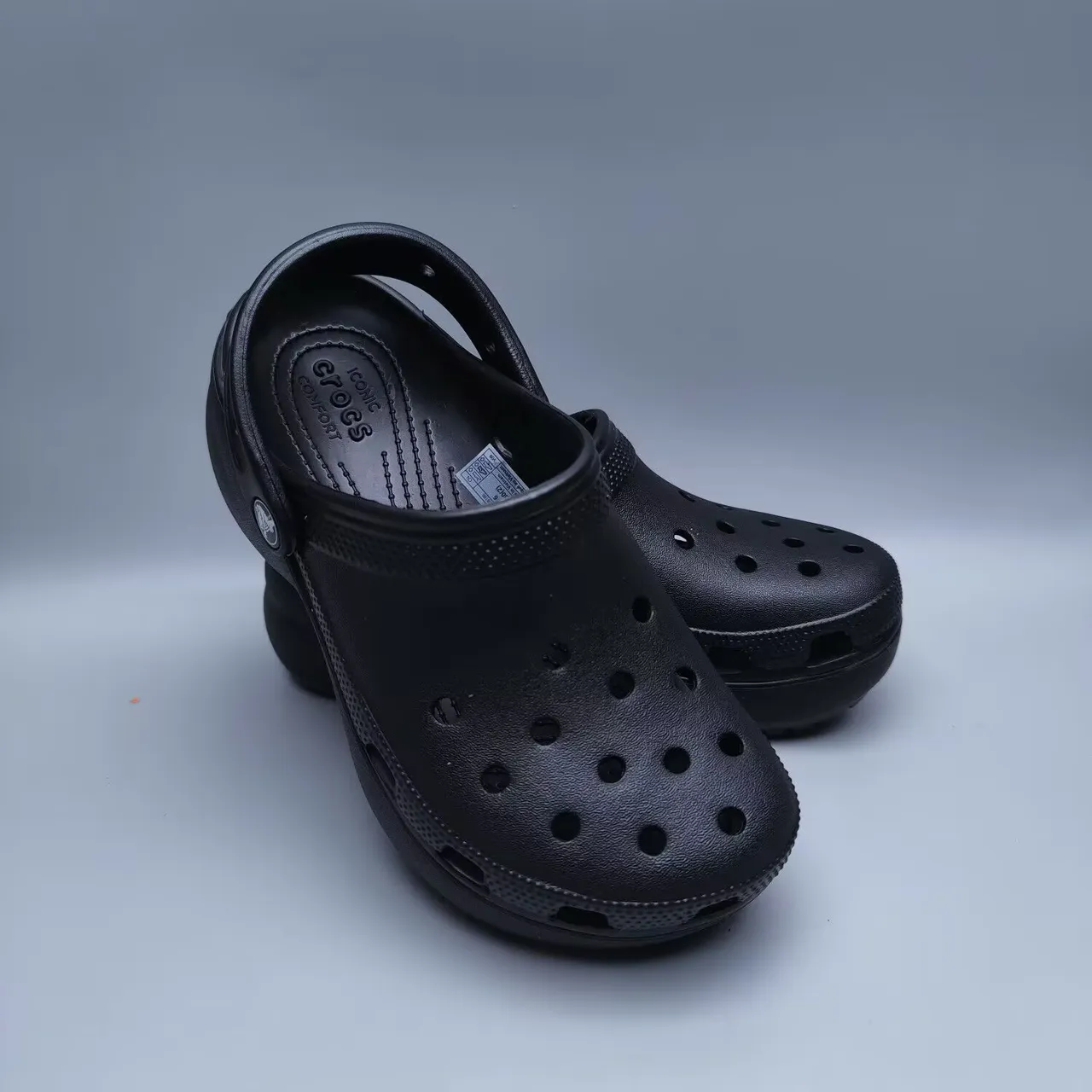 Crocs Classic Clog Negro Espuma moldeada Zueco 8
