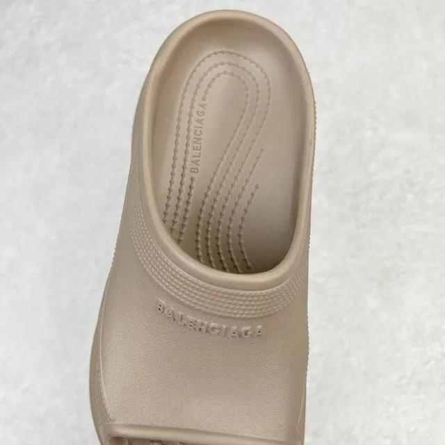Crocs Echo Clog Beige Platform Molded Foam Clog 6
