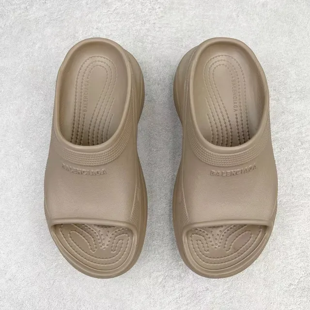 Crocs Echo Clog Beige Platform Molded Foam Clog 9