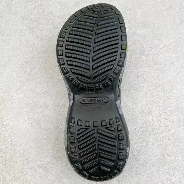 Crocs Echo Clog Impresión Floral Negro Zueco de Plataforma 2