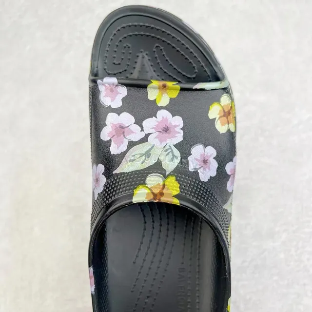 Crocs Echo Clog Impresión Floral Negro Zueco de Plataforma 7