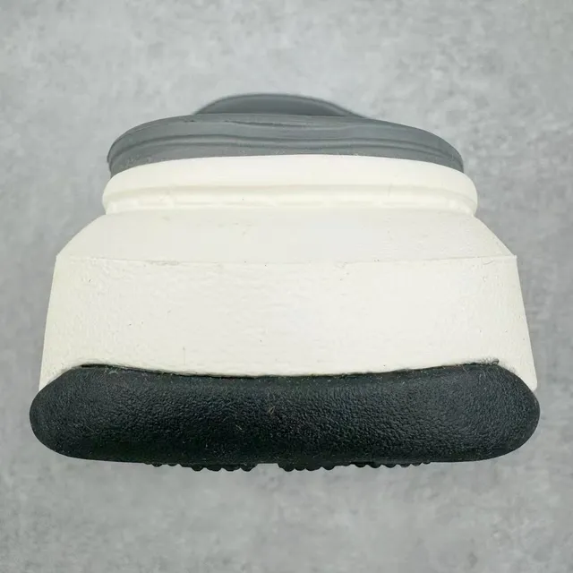 Crocs Echo Clog كلوج رمادي وكريمي منصة 8