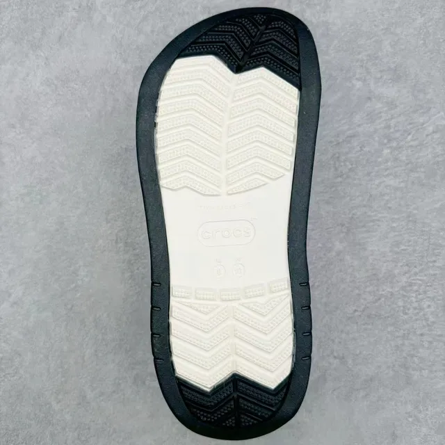 Crocs Echo Clog كلوج رمادي وكريمي منصة 9