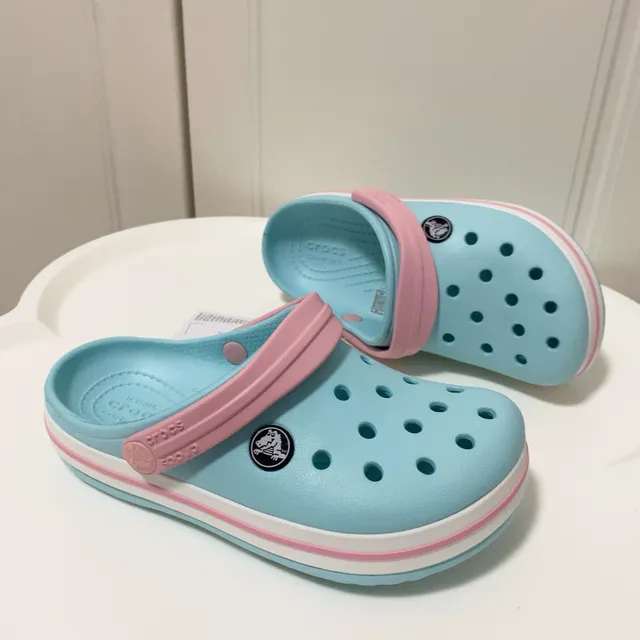 Crocs White Molded Foam Perforated Upper Clog 24