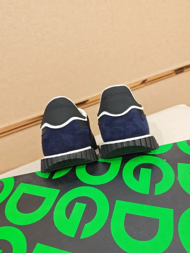 DC Shoes 海军蓝和黑色 Logo 生活方式运动鞋 3