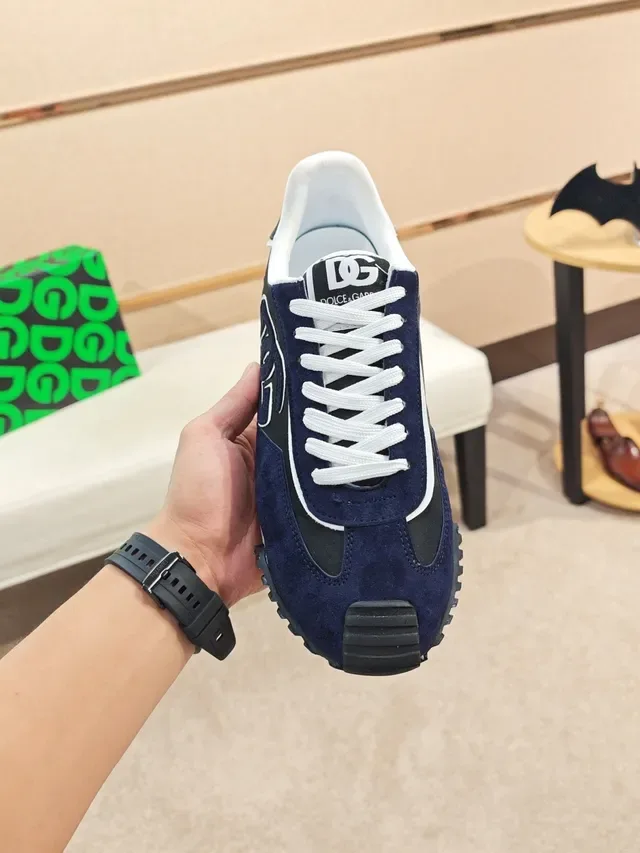 DC Shoes 海军蓝和黑色 Logo 生活方式运动鞋 5
