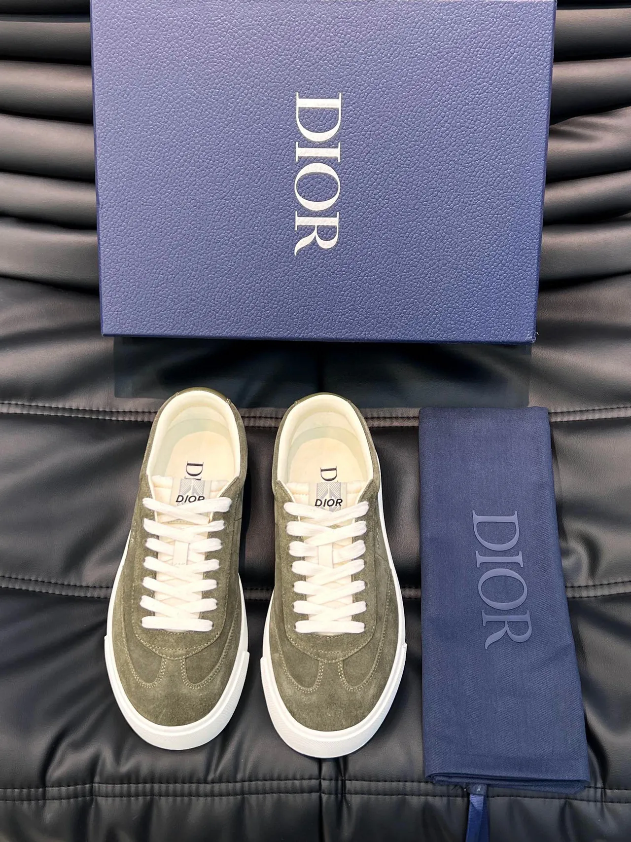 Dior B23 أخضر عسكري أبيض أعلى سويد منخفضة الارتفاع حذاء أسلوب حياة 3