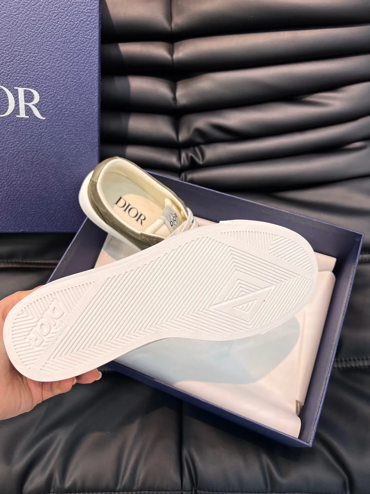 Dior B23 أخضر عسكري أبيض أعلى سويد منخفضة الارتفاع حذاء أسلوب حياة 7