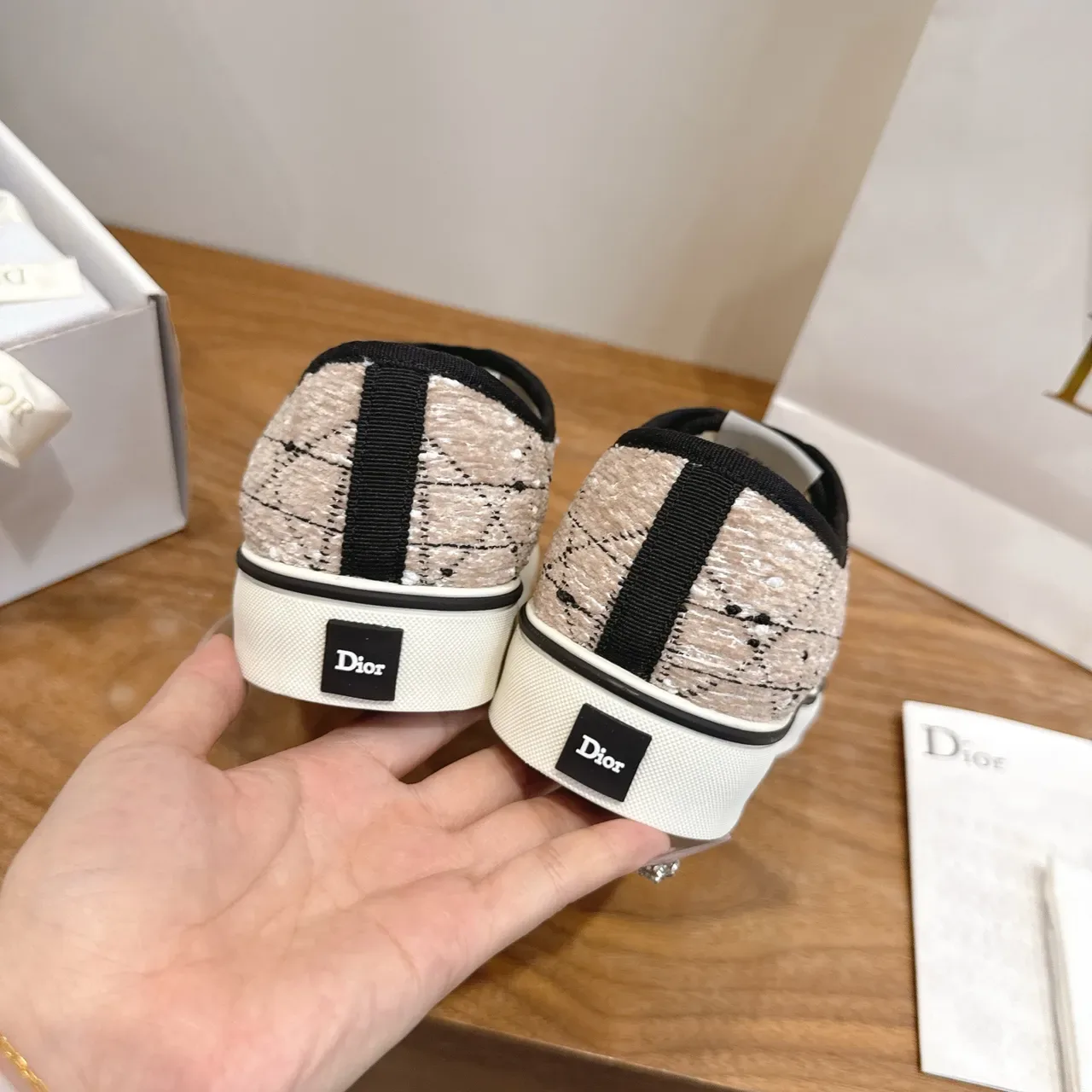 Dior B23 بيج أسود كانفاس مطري العلوي بيبينج وأربطة أحذية أسلوب حياة 3