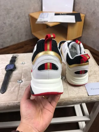 Dior B23 أبيض أسود أحمر ذهبي حذاء ثقيل 9