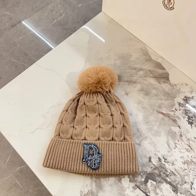 Dior Beige Brown Cable-Knit Pom-Pom Topped Beanie 8
