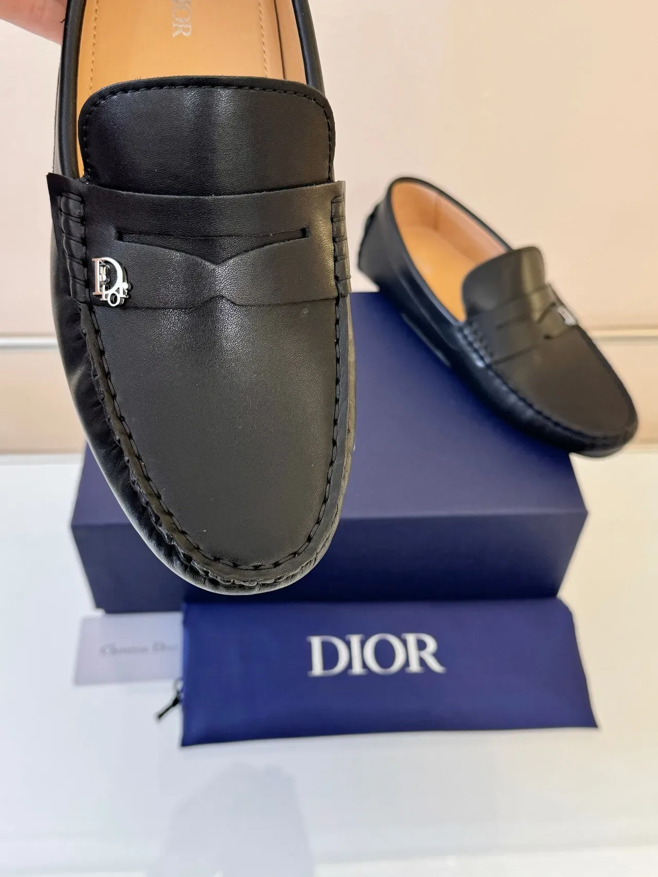 Dior কালো ভূরি চামড়ার পেনি লোফার 3