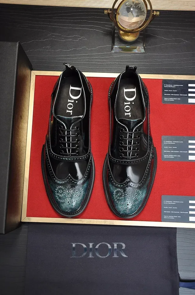 Dior काला नीला पॉलिश्ड चमड़ा इरिडिसेंट टील-ग्रीन Patina Brogue 5