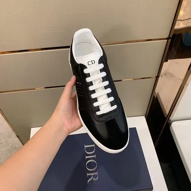 Dior Chaussures Lifestyle Noires Blanches Basses avec Panneau Latéral Perforé 8