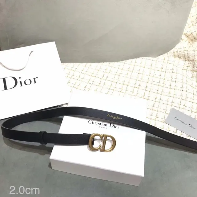 Dior Ceinture avec boucle en D en cuir noir avec sangle dorée 5