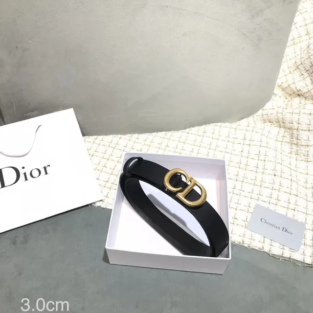 Dior Ceinture avec boucle en D en cuir noir avec sangle dorée 13