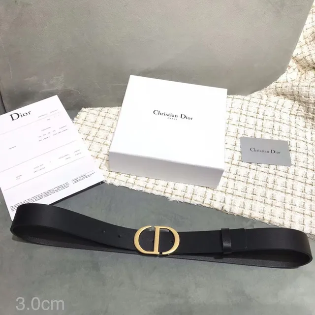 Dior Ceinture avec boucle en D en cuir noir avec sangle dorée 21