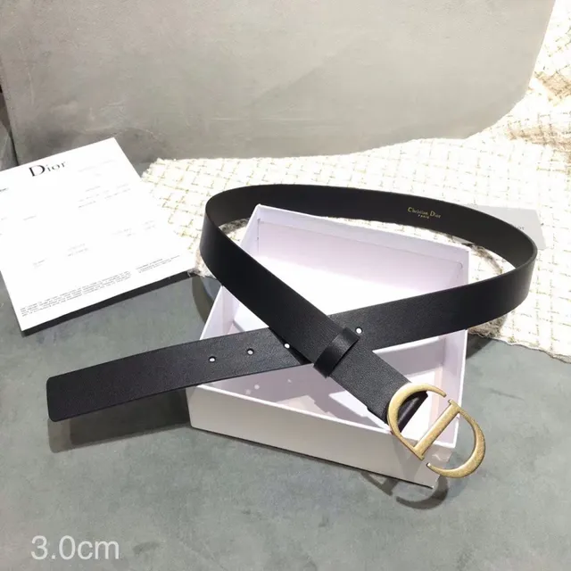 Dior Ceinture avec boucle en D en cuir noir avec sangle dorée 23