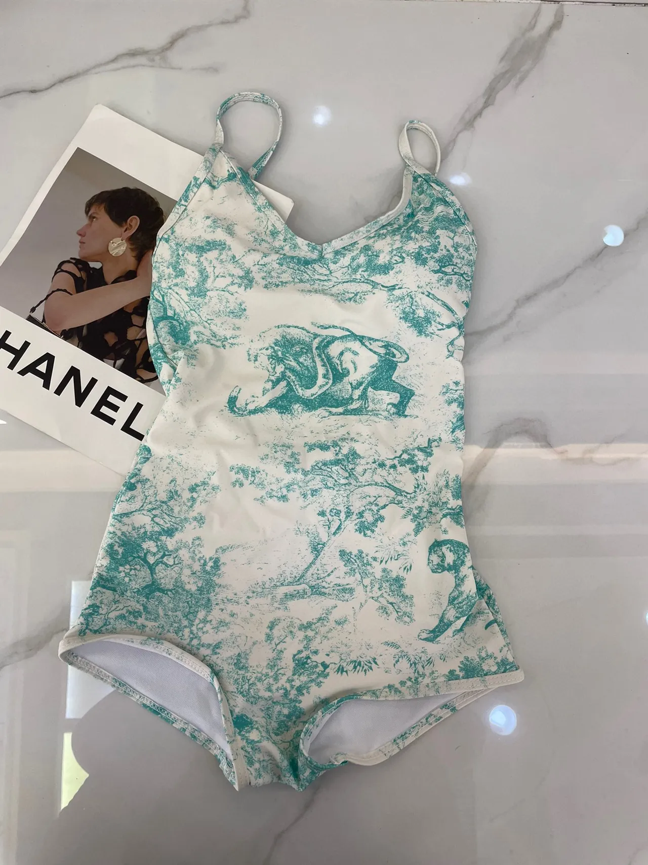 Dior Dioriviera Traje de baño Blanco y Azul Correa cruzada en la espalda Toile De Jouy Print 4