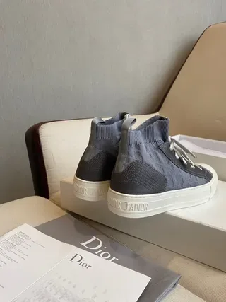 Dior 灰白高帮袜领印花纺织生活方式运动鞋 3