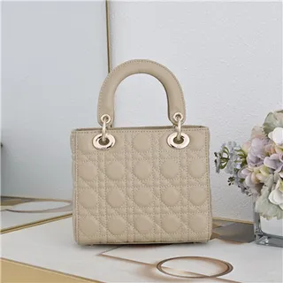 Dior Lady Dior বার্গন্ডি কুইল্টেড ক্যানেজ টপ-হ্যান্ডেল টোট ব্যাগ 7